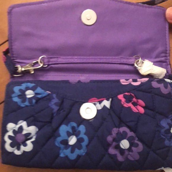NWT Vera Bradley Strap wallet /ID Ellie Flowers - Picture 3 of 7